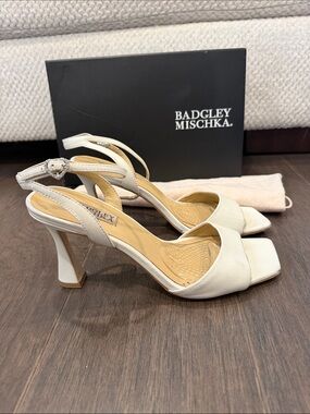 Badgley Mischka White Heels Sandals